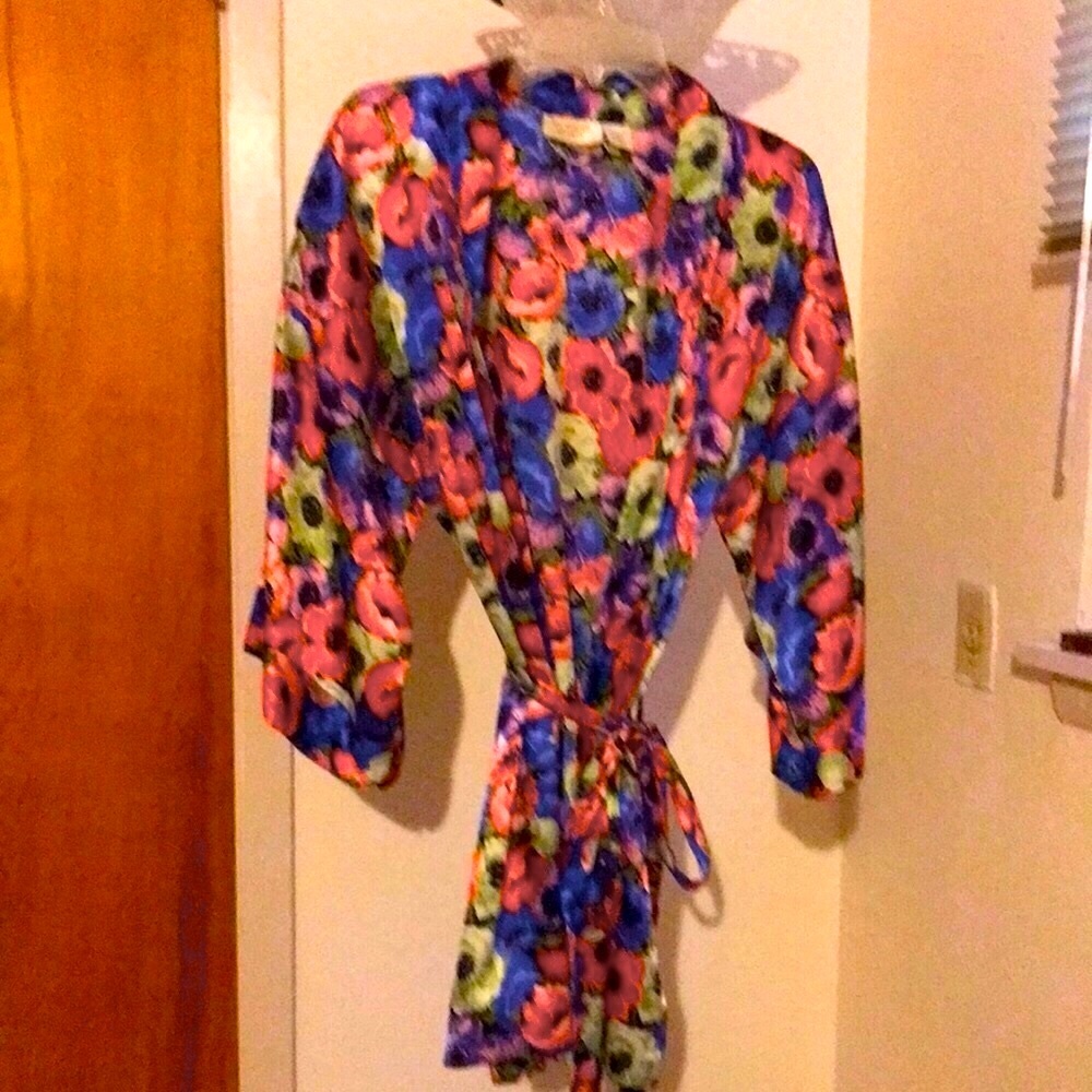 | EUC Victoria Secret Vintage (90’s) Flowered Kimono Robe - M